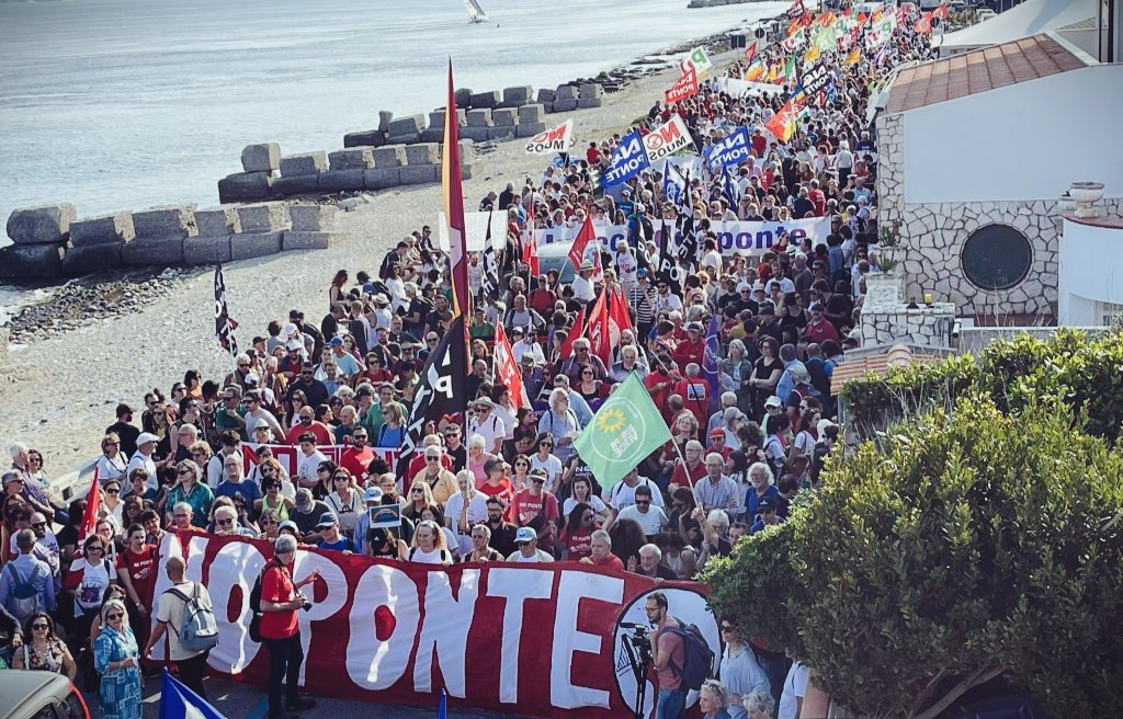 A Messina è tornata la lotta contro il Ponte sullo Stretto - L'INDIPENDENTE