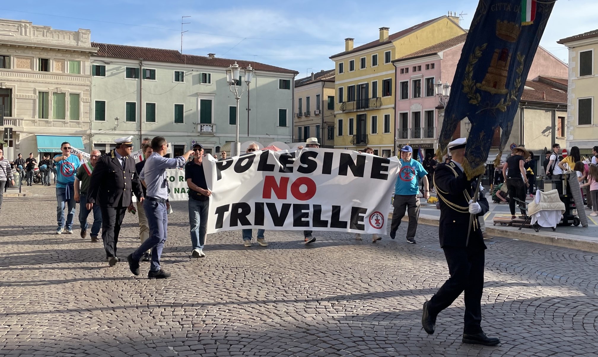 Reggio. Installata la terza tranche delle rastrelliere per le