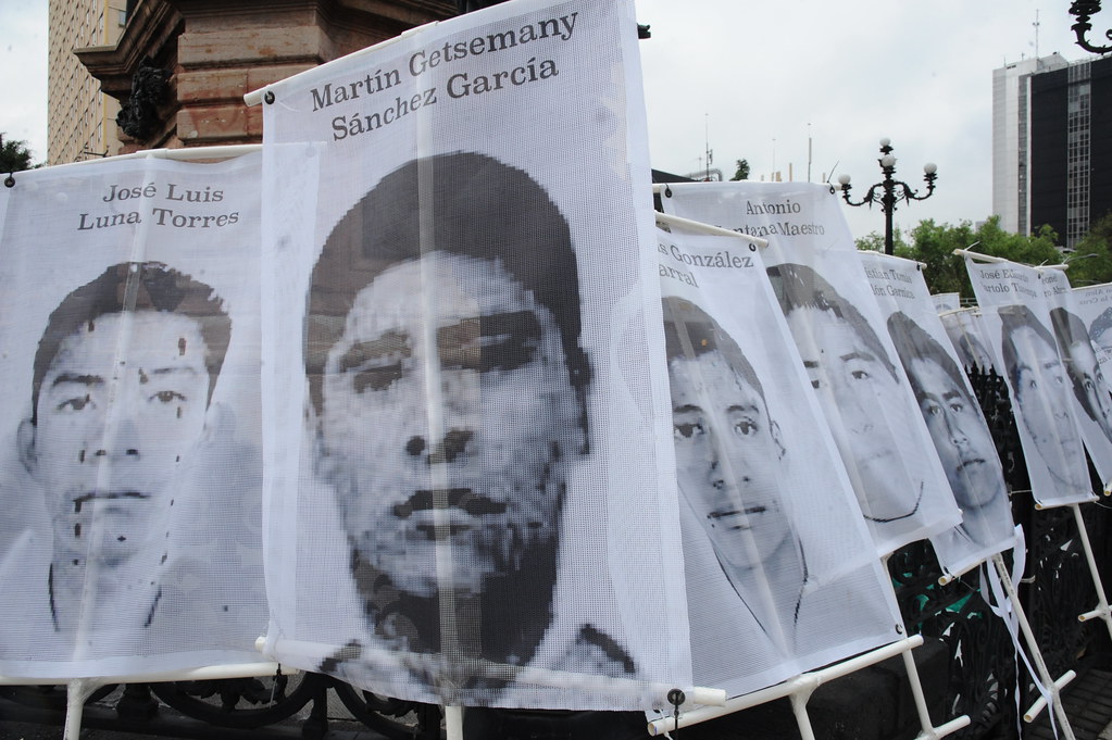 Estalla una protesta en México exigiendo justicia para los 43 estudiantes desaparecidos