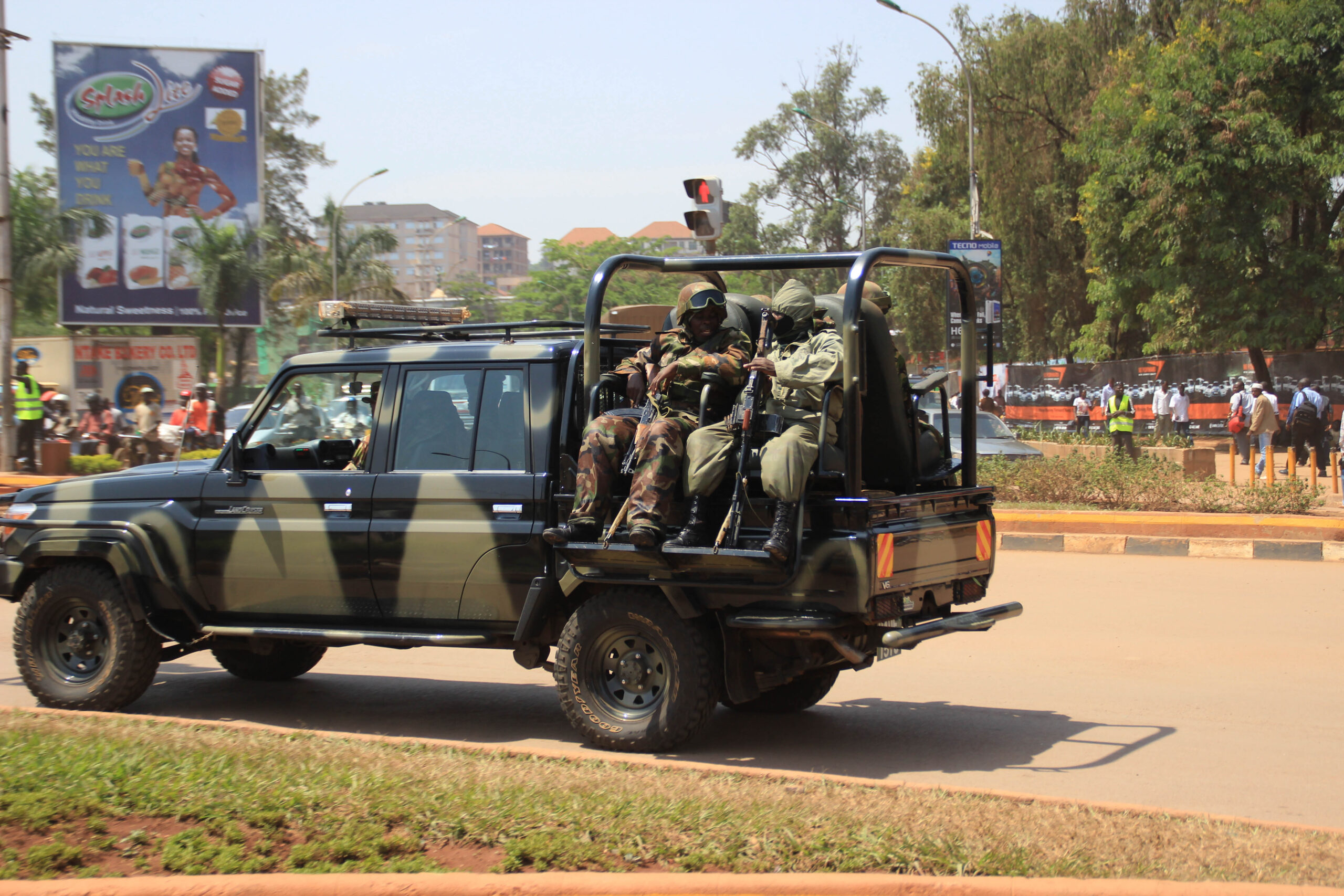 L’Uganda ha finalmente vietato i processi militari ai civili