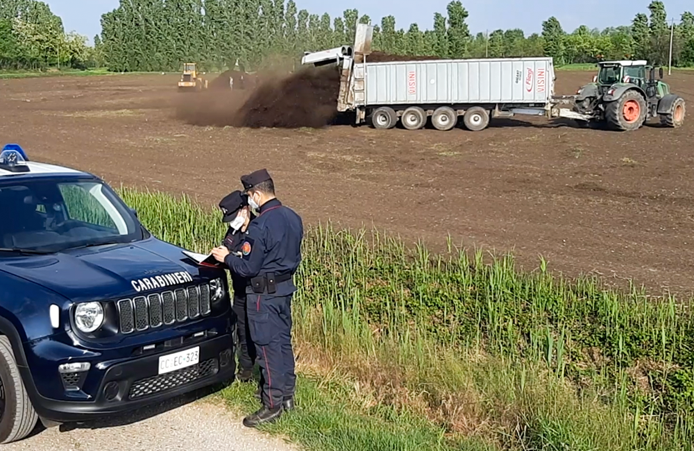 150 mila tonnellate di fanghi tossici nei campi: se la cava con 16 mesi di condanna