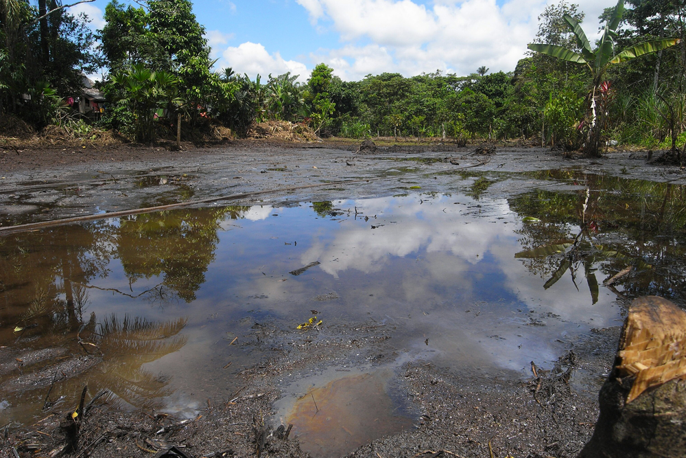 Ecuador: emergenza ambientale per una grave fuoriuscita di petrolio