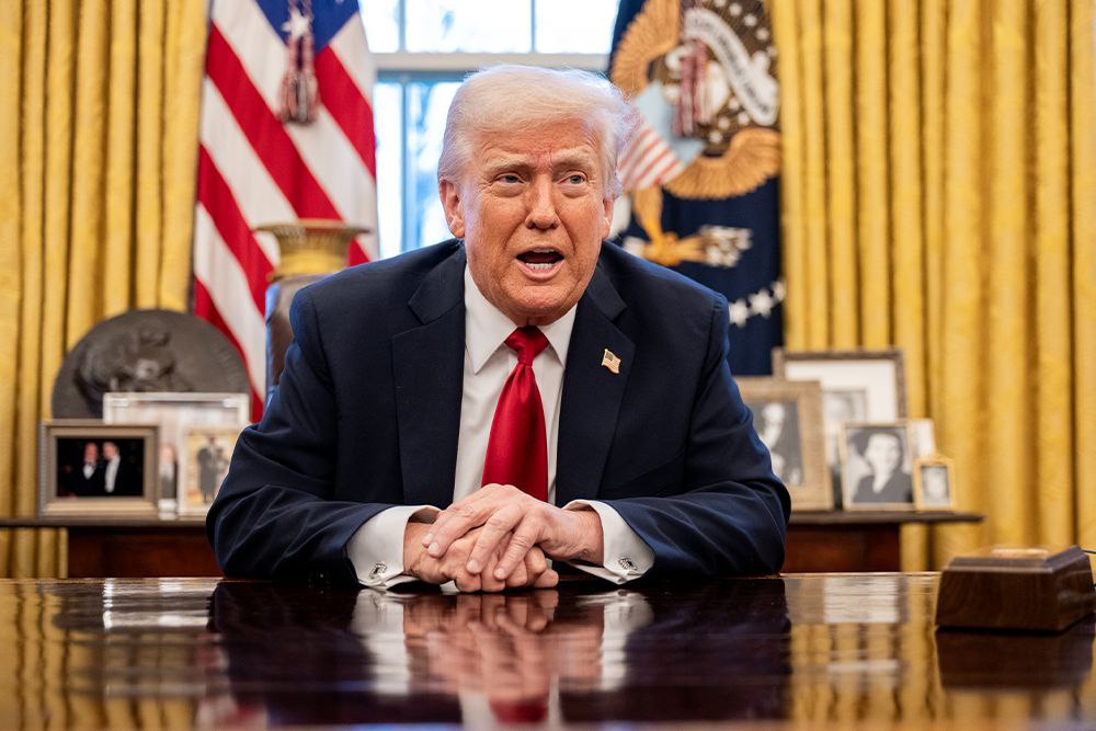 Trump ha annunciato la sospensione di tutte le sanzioni USA contro la Siria