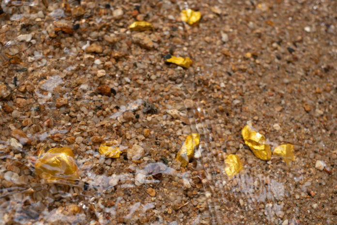 Pure,Gold,Nugget,Ore,Found,In,Mine,With,Natural,Underwater