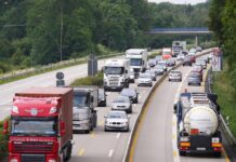 Ritardi in autostrada: dal 2026 scatta il diritto al rimborso del pedaggio traffico autostrada rimborso pedaggi